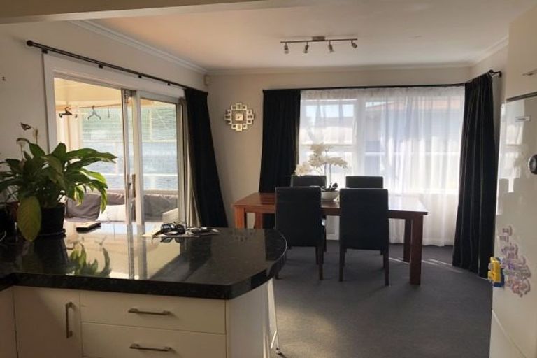 Photo of property in 16 Aspiring Avenue, Milson, Palmerston North, 4414