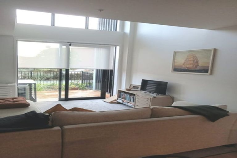 Photo of property in 10/18 Karengo Street, Long Bay, Auckland, 0630