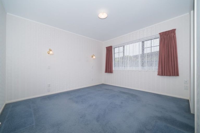 Photo of property in 6 Mckenzie Court, Terrace End, Palmerston North, 4410