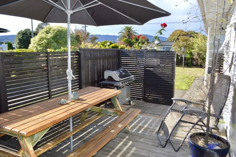 Photo of property in 25 Lemon Street, Otaki, 5512