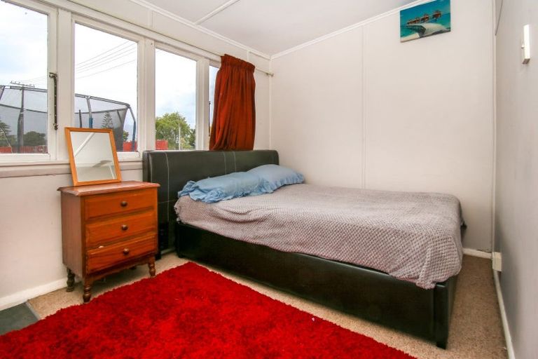 Photo of property in 67 Derby Street, Westport, 7825