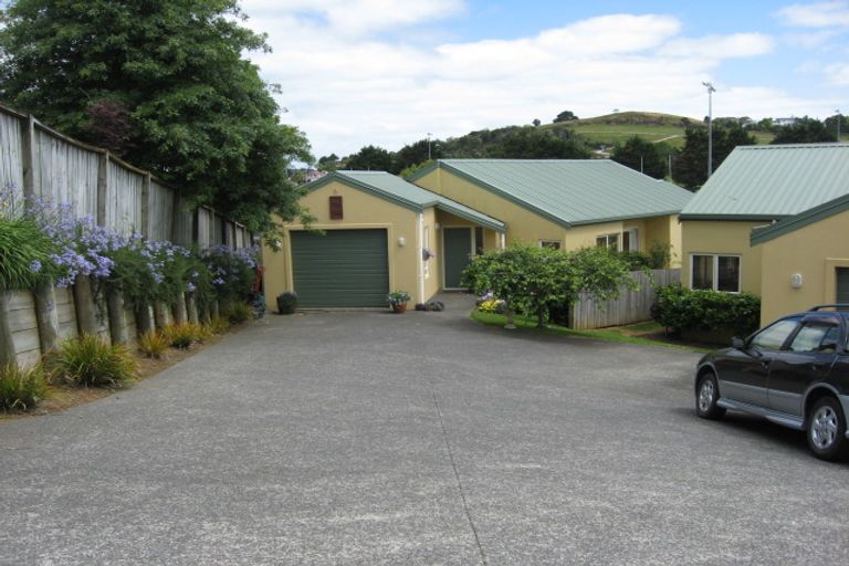 Photo of property in 12 Childs Avenue, Pukekohe, 2120