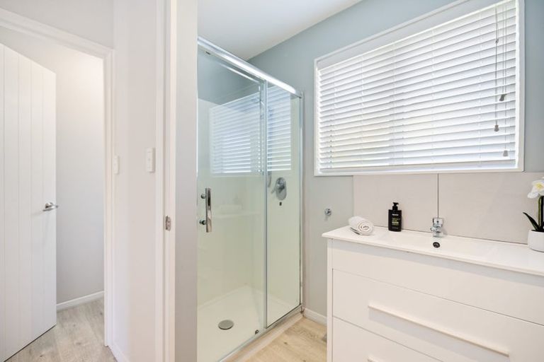 Photo of property in 2 Haywards Lane, Duvauchelle, 7581