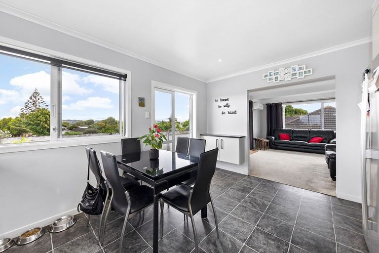 Photo of property in 5 Matapouri Road, Mangere Bridge, Auckland, 2022