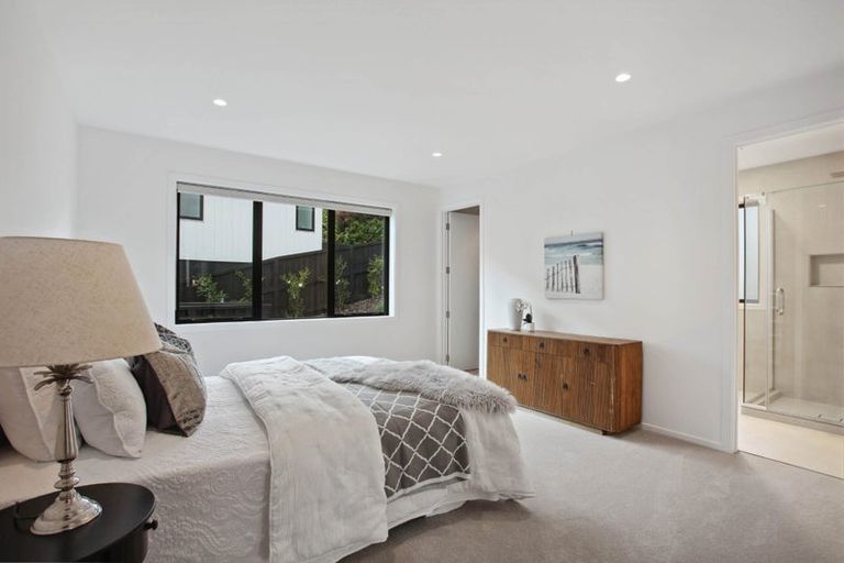 Photo of property in 28a Oliver Twist Avenue, Mellons Bay, Auckland, 2014