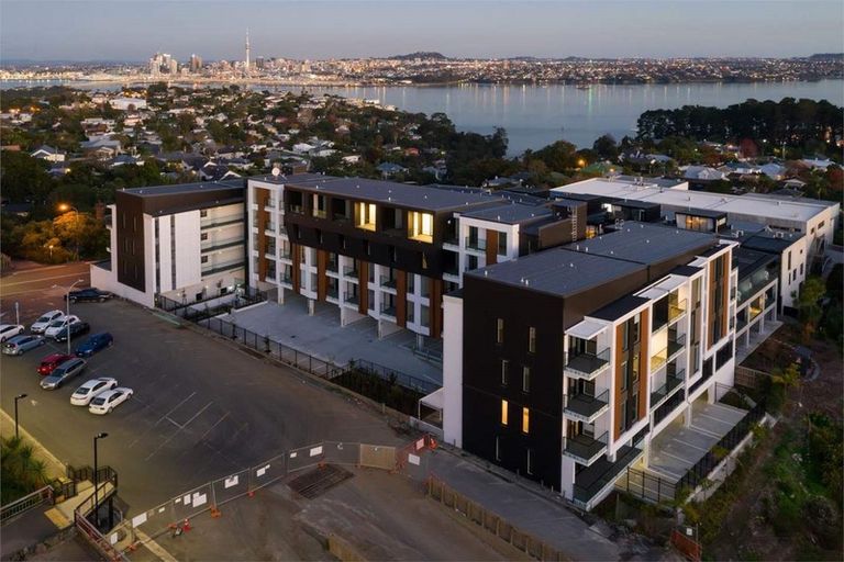 Photo of property in 102/19 Rawene Road, Birkenhead, Auckland, 0626