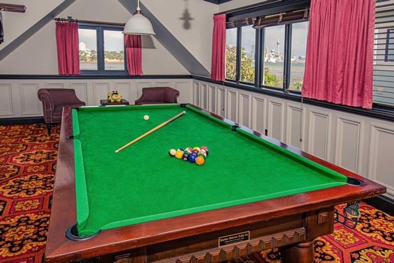 Photo of property in 15 Norwood Road, Bayswater, Auckland, 0622