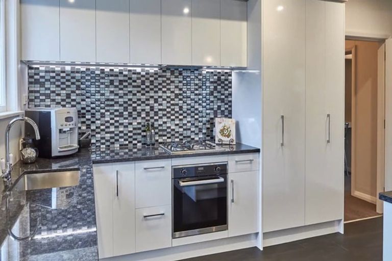 Photo of property in 28 Collingwood Street, Hokowhitu, Palmerston North, 4410