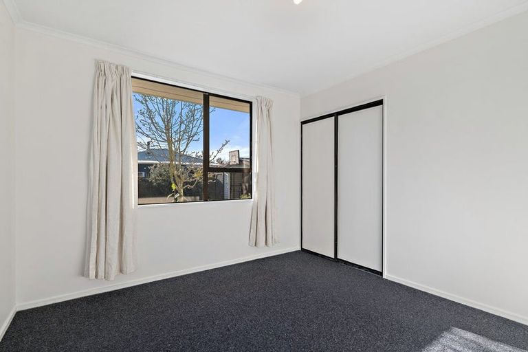 Photo of property in 1/72 Sullivan Avenue, Woolston, Christchurch, 8023