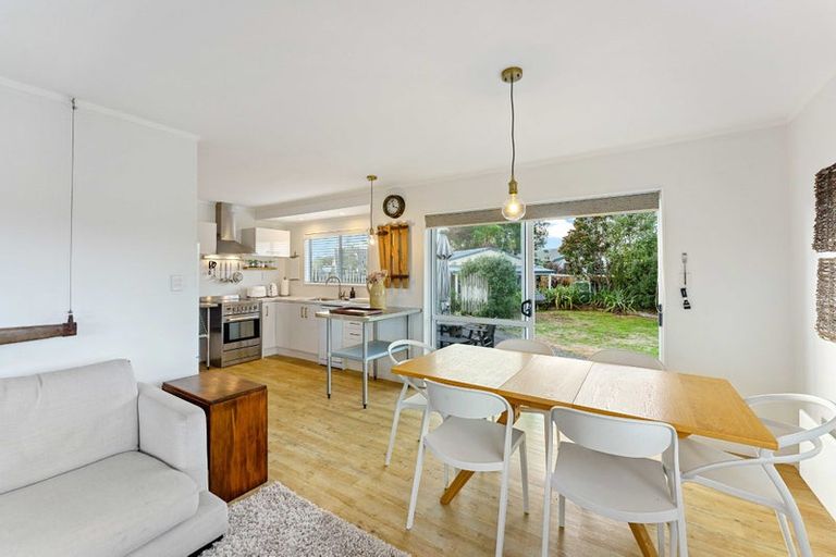 Photo of property in 3 Mavis Avenue, Waikawa Beach, Manakau, 5573