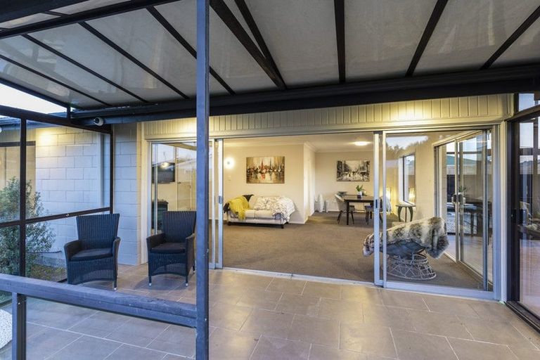 Photo of property in 10 Westerleigh Street, Bishopdale, Christchurch, 8053