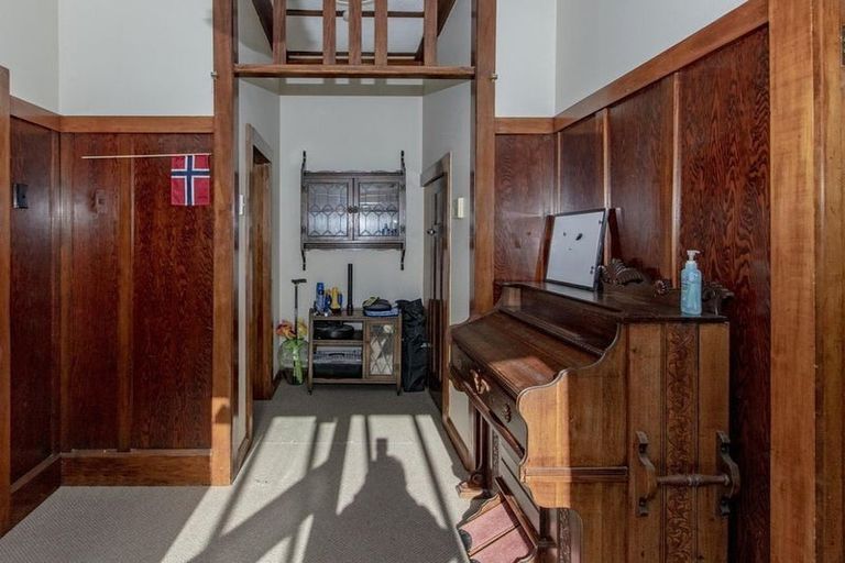 Photo of property in 14 Guys Hill Road, Hospital Hill, Napier, 4110