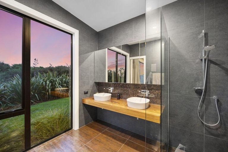 Photo of property in 458 Whitehills Road, Waitoki, Silverdale, 0994