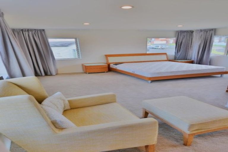Photo of property in 16 Loughros Place, Pinehill, Auckland, 0632