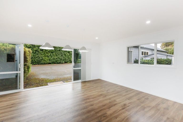 Photo of property in 35 Oram Drive, Turitea, Palmerston North, 4472