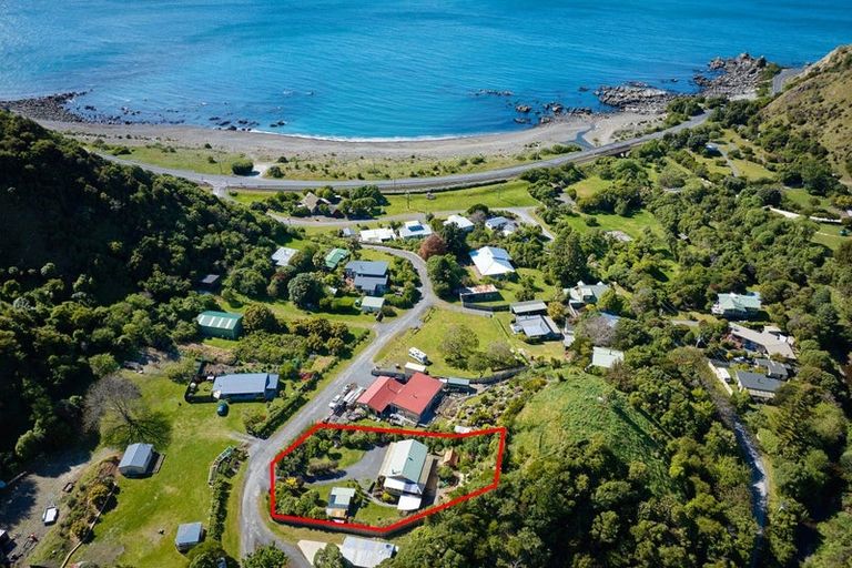 Photo of property in 17 Makura Road, Goose Bay, Kaikoura, 7374