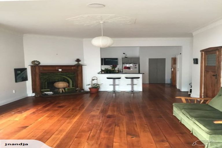 Photo of property in 137 Onepu Road, Lyall Bay, Wellington, 6022