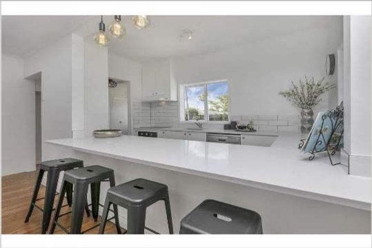 Photo of property in 31 Mahara Avenue, Birkenhead, Auckland, 0626