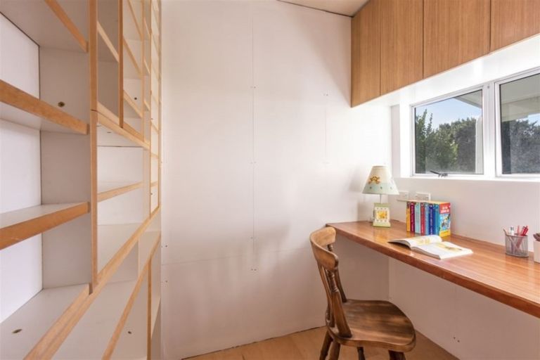 Photo of property in 68 Broderick Road, Johnsonville, Wellington, 6037