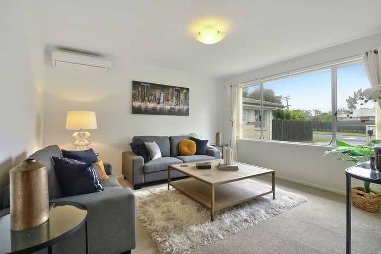 Photo of property in 33 Mccrystal Avenue, Eastern Beach, Auckland, 2012