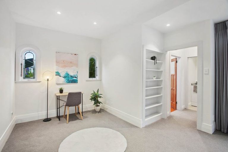 Photo of property in 48 Sunnynook Road, Sunnynook, Auckland, 0620