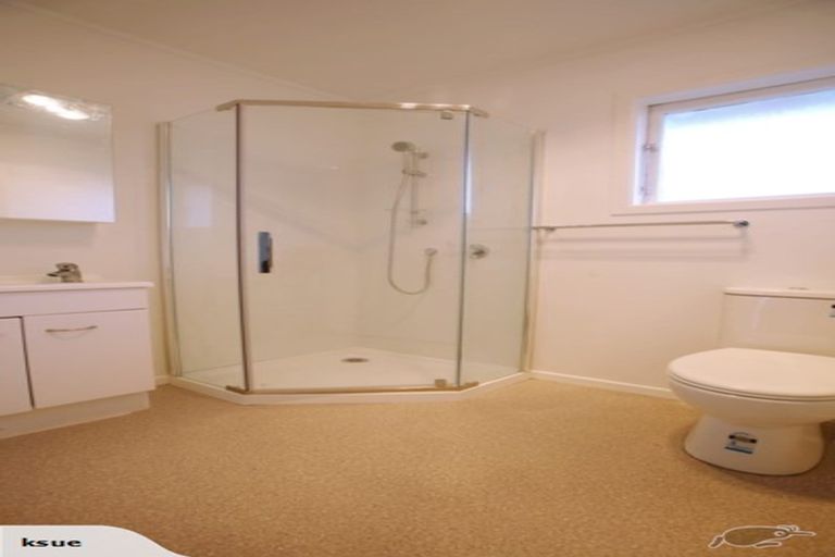 Photo of property in 18 Toru Street, Te Atatu Peninsula, Auckland, 0610