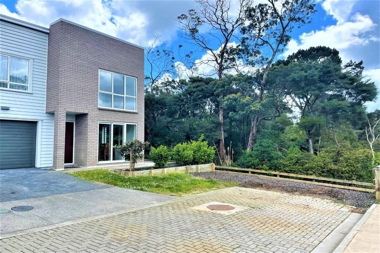 Photo of property in 15 Purei Lane, Massey, Auckland, 0614