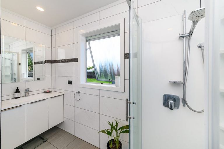 Photo of property in 2 Grant Place, Awapuni, Palmerston North, 4412