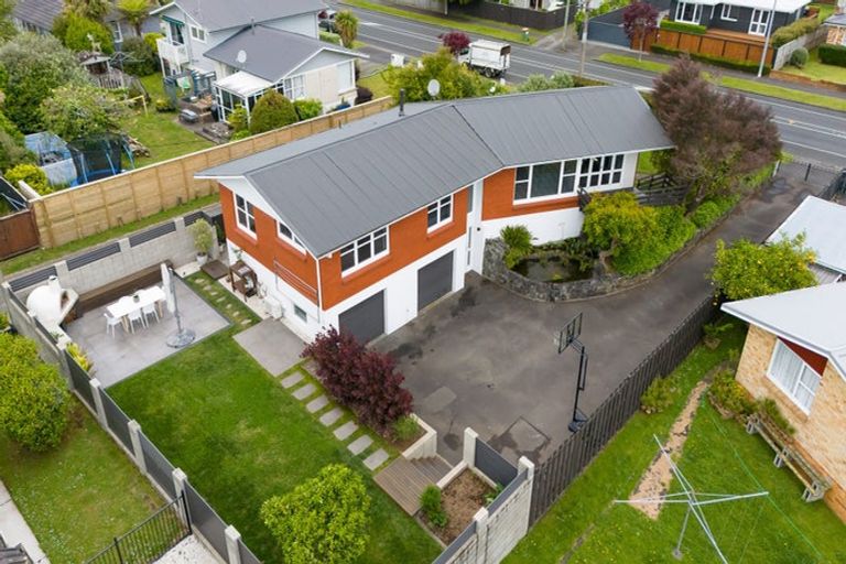 Photo of property in 180 Sandwich Road, St Andrews, Hamilton, 3200