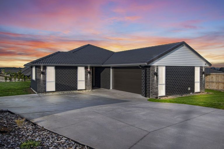 Photo of property in 12 Maui Place, Te Kamo, Whangarei, 0112