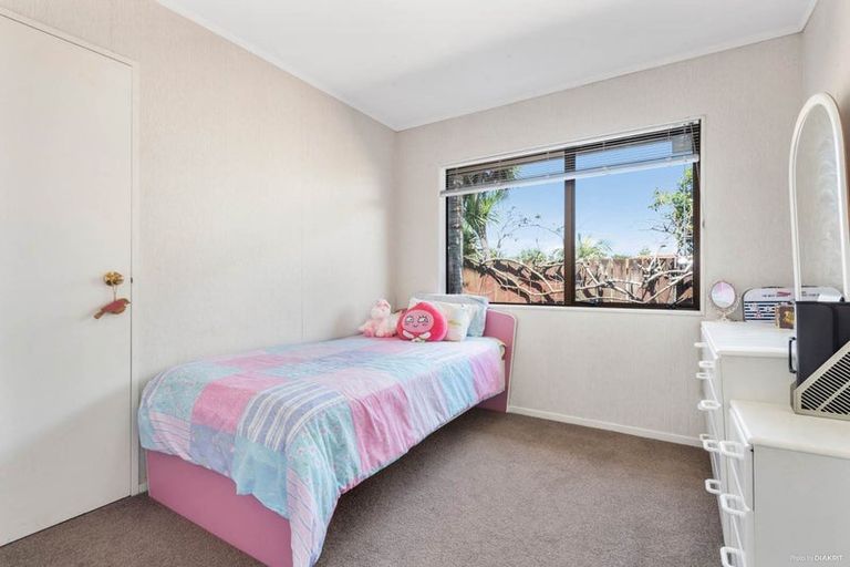 Photo of property in 16 Mako Street, West Harbour, Auckland, 0618