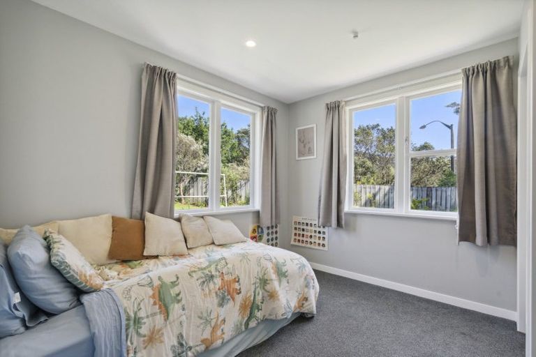 Photo of property in 2 Mascot Street, Tawa, Wellington, 5028