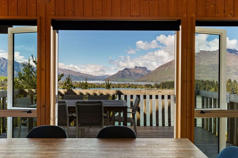 Photo of property in 13b Maxwell Place, Queenstown, 9300