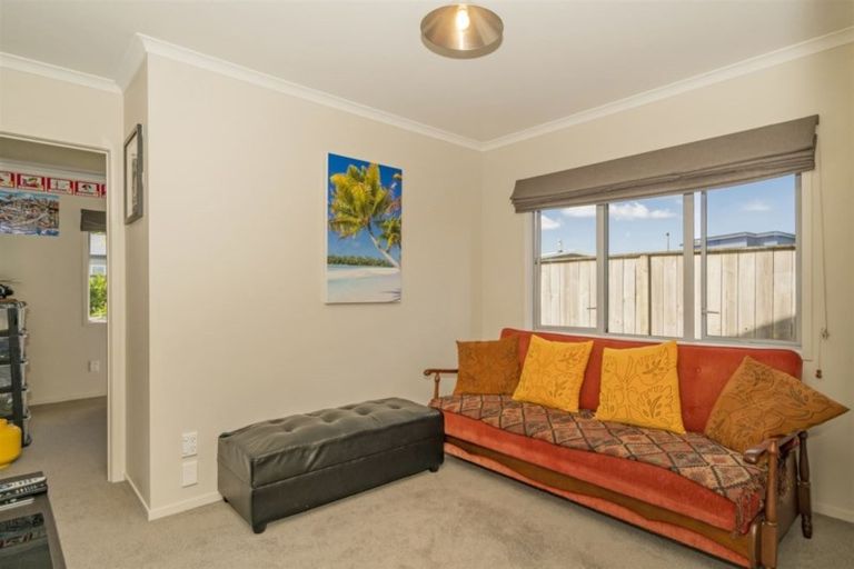 Photo of property in 10 Dotterel Place, Whitianga, 3510