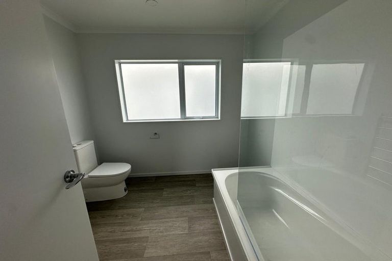 Photo of property in 35 Royston Street, Rosehill, Papakura, 2113