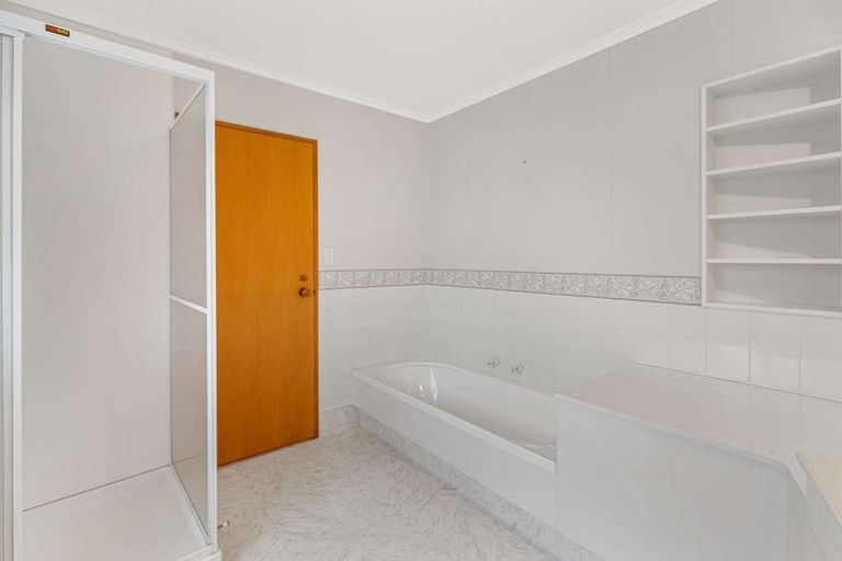 Photo of property in 5 Wanganui Road, Marton, 4710