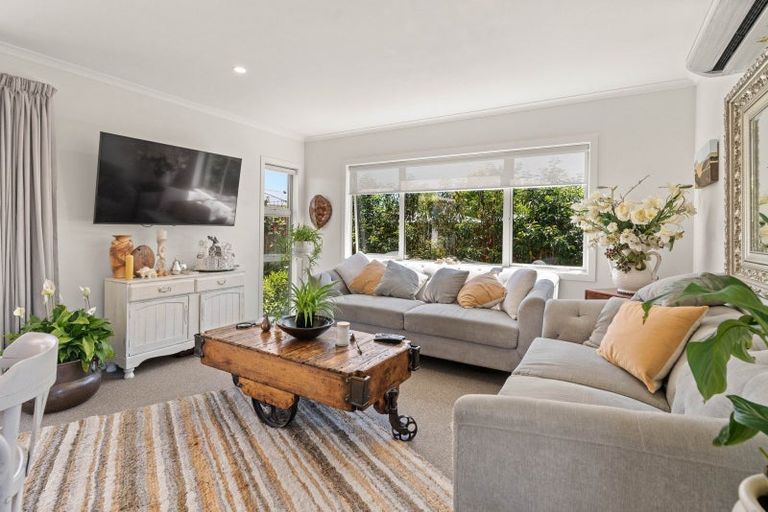 Photo of property in 5 Massey Street, Greytown, 5712