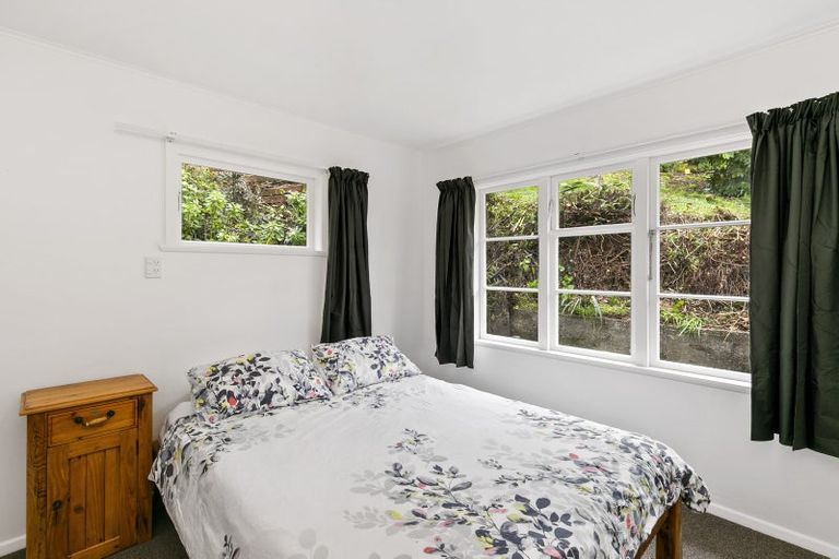 Photo of property in 6 Hollies Crescent, Johnsonville, Wellington, 6037