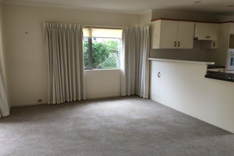 Photo of property in 17 Lakeridge Close, Rangatira Park, Taupo, 3330