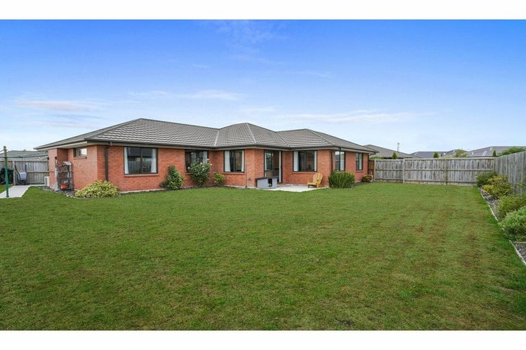 Photo of property in 8 Grasmere Close, Rangiora, 7400