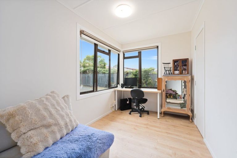 Photo of property in 12 Pomaria Road, Henderson, Auckland, 0610