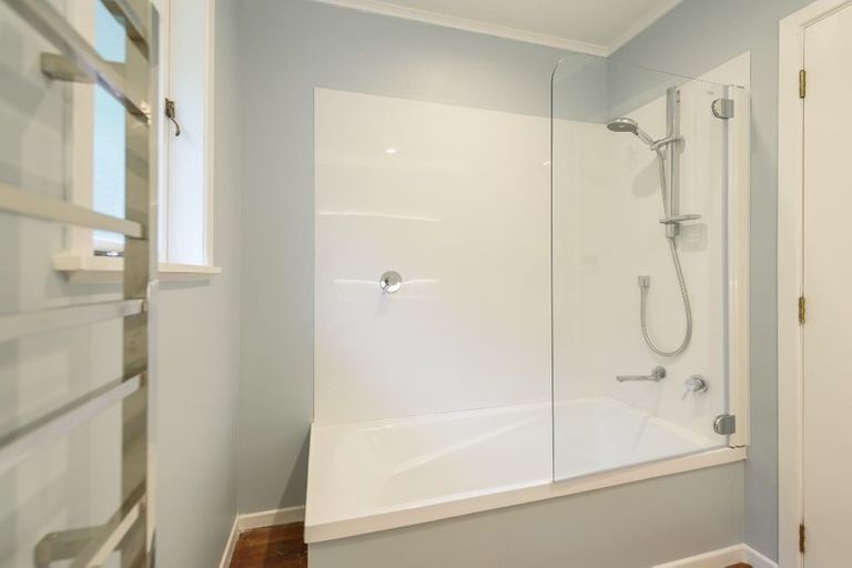 Photo of property in 29 Bedford Street, Northland, Wellington, 6012