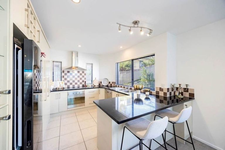 Photo of property in 23 Mariners View Road, Beach Haven, Auckland, 0626