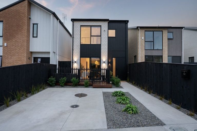 Photo of property in 12 Papai Lane, Massey, Auckland, 0614