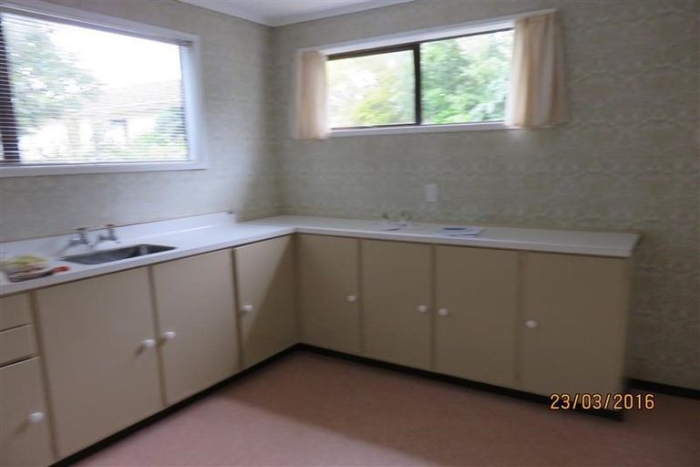 Photo of property in 111 Seymour Road, Sunnyvale, Auckland, 0612