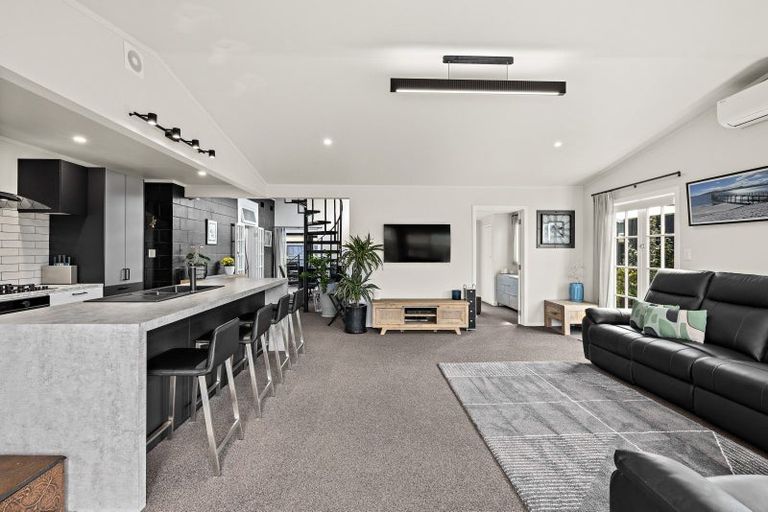 Photo of property in 4a Riverside Drive, Point Wells, 0986