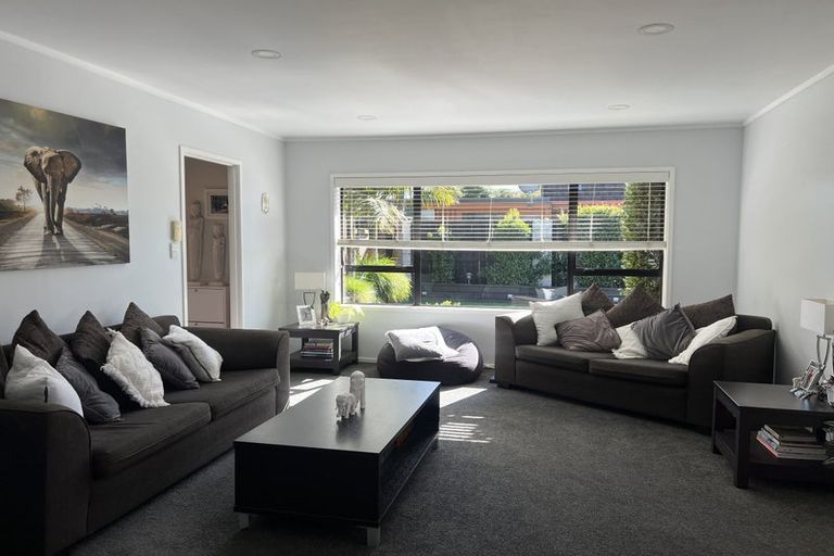 Photo of property in 8 Kindergarten Drive, Conifer Grove, Takanini, 2112