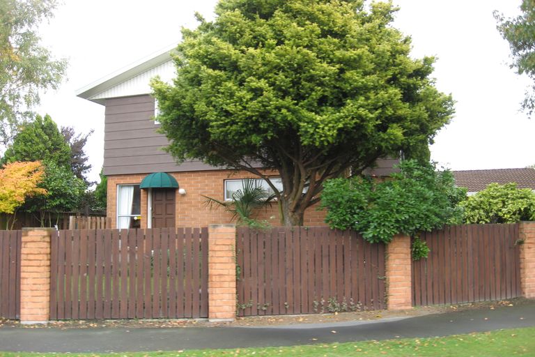 Photo of property in 9 Lodge Place, Ilam, Christchurch, 8041