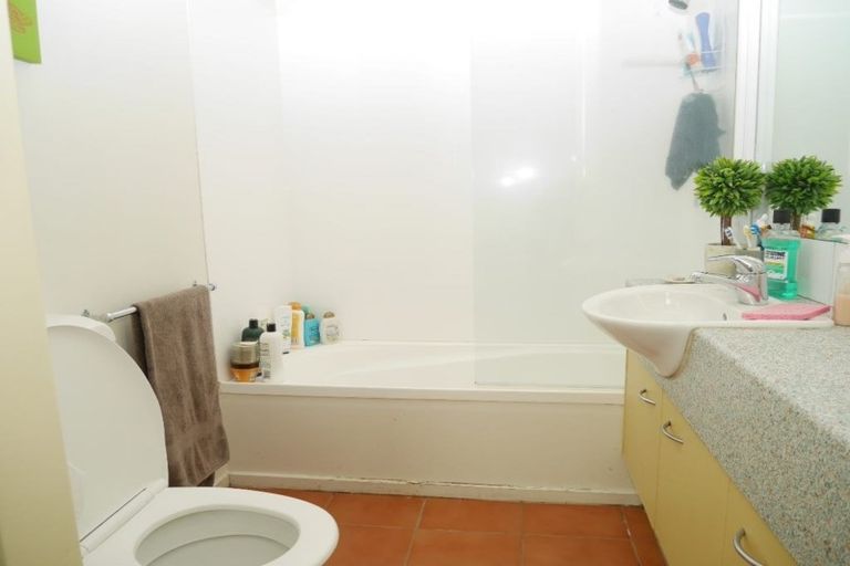 Photo of property in Courtenay Mews Apartments, 16/14u Alpha Street, Te Aro, Wellington, 6011