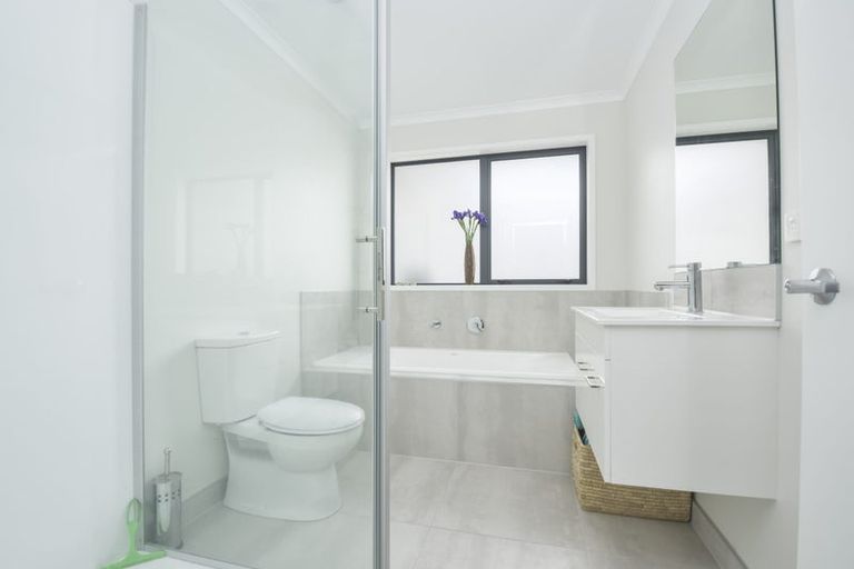 Photo of property in 43 Symes Drive, Red Beach, 0932